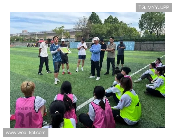 千名体育教师足球培训计划正式启动 提升教师专业水平 千名体育教师足球培训计划正式启动 提升教师专业水平