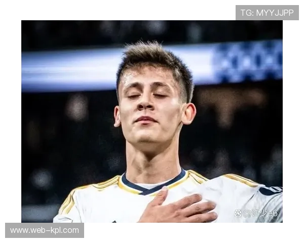 弗兰-加西亚两黄变一红,皇马少一人作战陷困境 弗兰-加西亚两黄变一红,皇马少一人作战陷困境