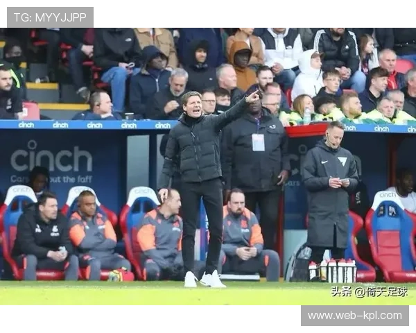 维拉客场攻势乏力，水晶宫防守稳健